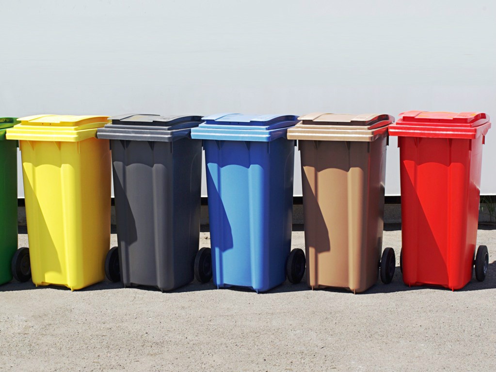 Smeti a odpad je v plastových nádobách bezpečný