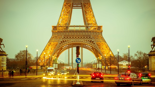 spodek Eiffelovy věže